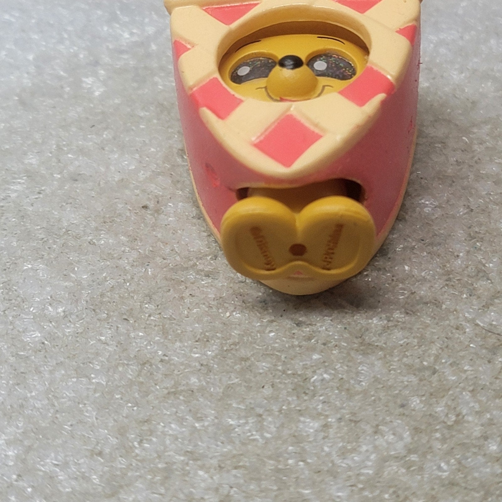 Disney Doorables Costume Cuties Winnie the Pooh Cherry Pie Outfit Figure