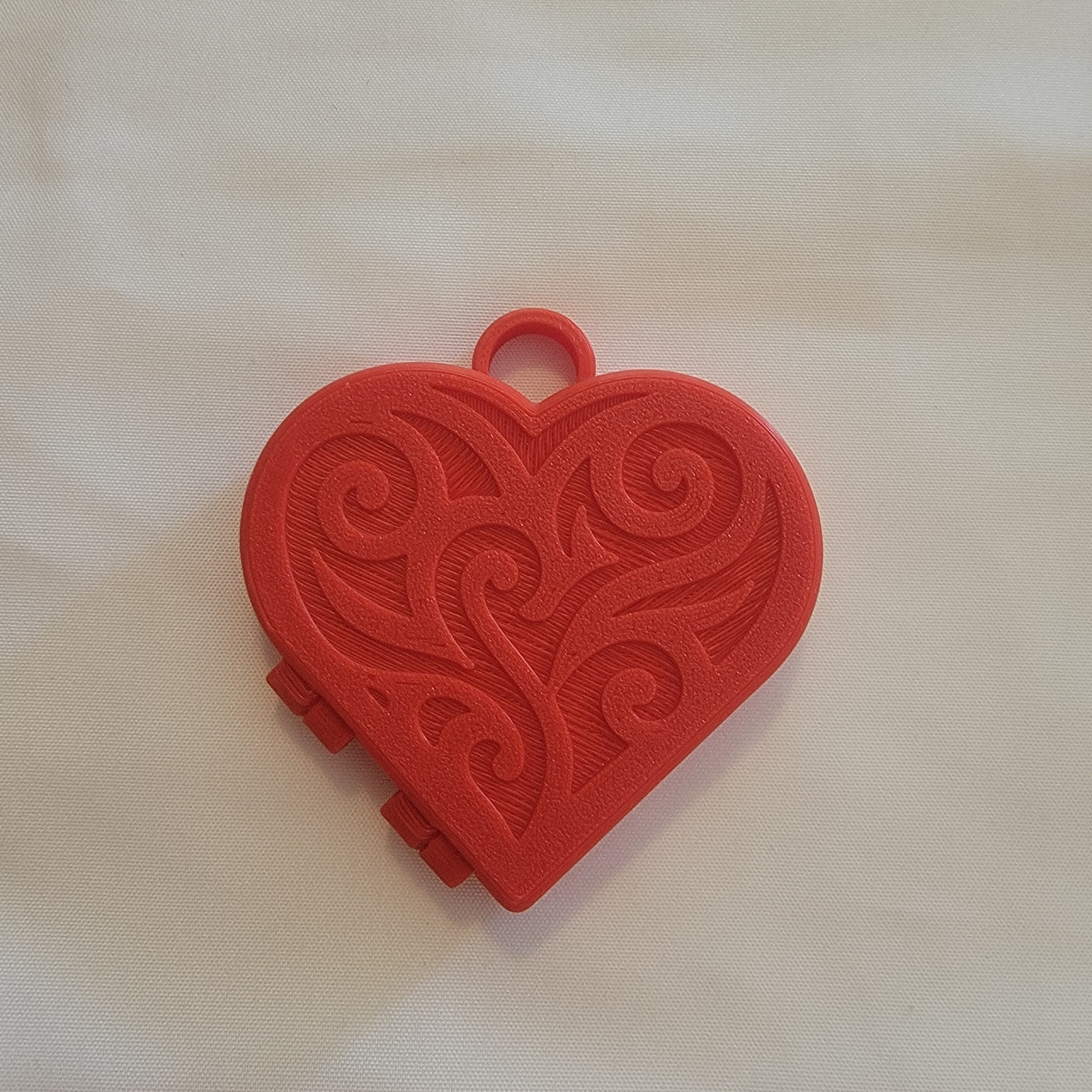 Hinged Heart Keepsake Ornament | 3D Printed Photo Locket Gift Box