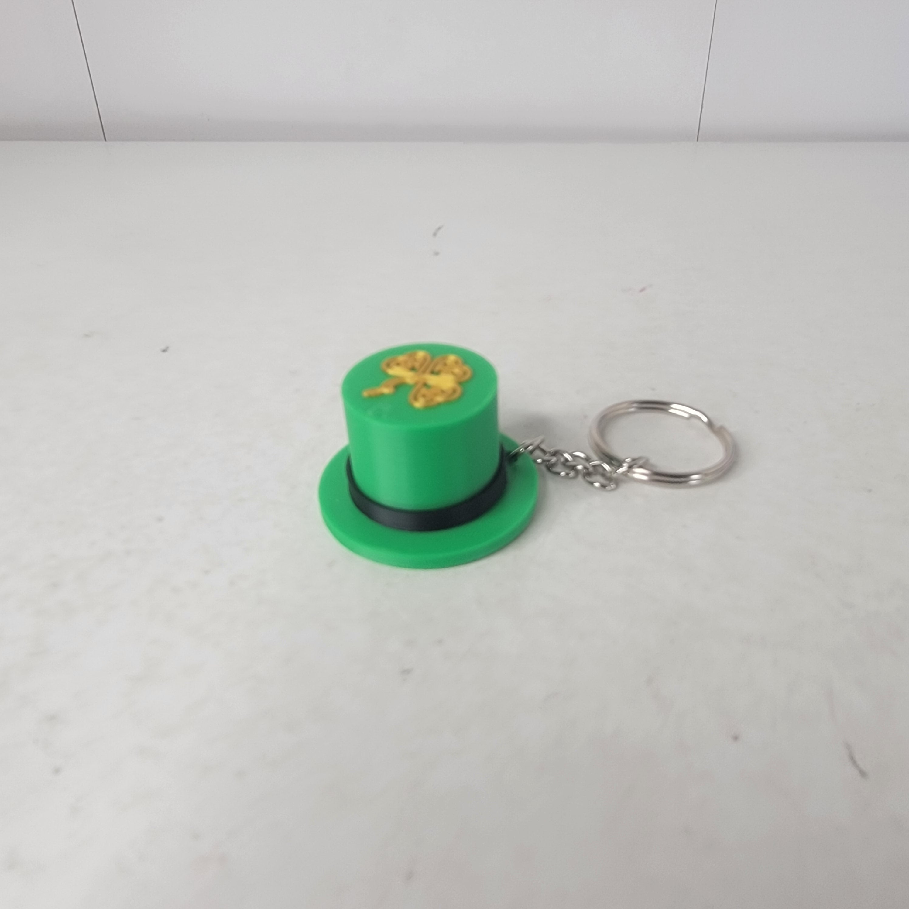 Irish Top Hat Keychain | St. Patrick’s Day Mini Hat Charm – 3D Printed