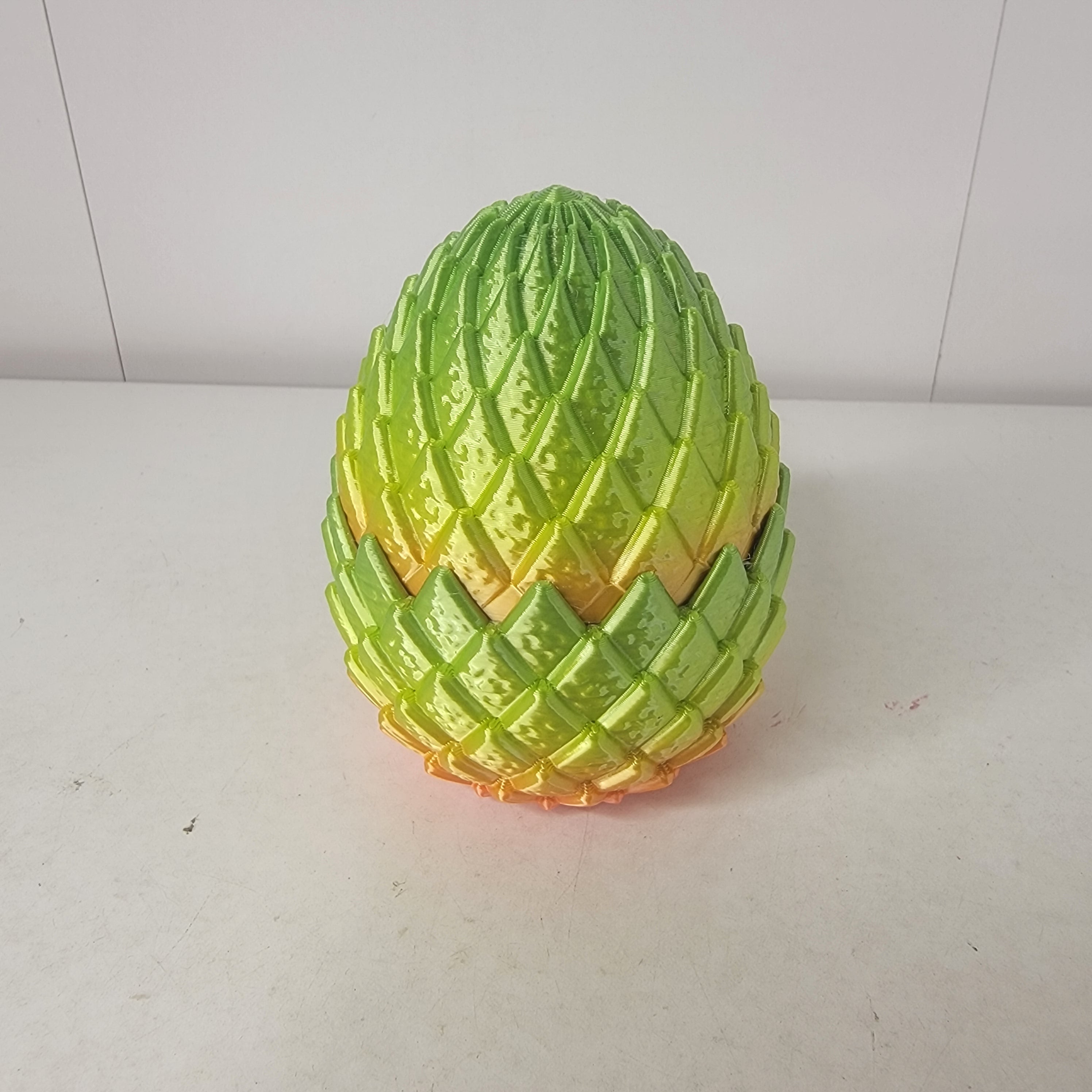 3D Printed Dragon Egg Container With Articulated Dragon Fantasy Display