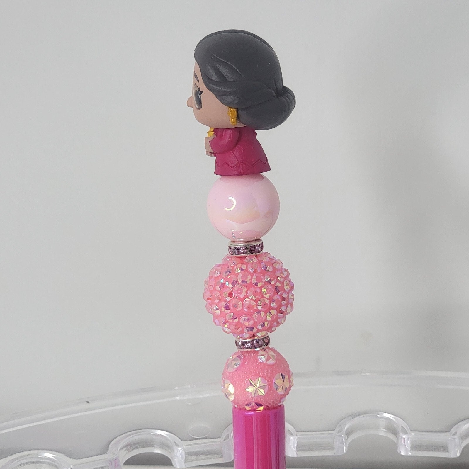Disney Doorables Beaded Pen Abuela Alma from Encanto UV Base Pink Beads