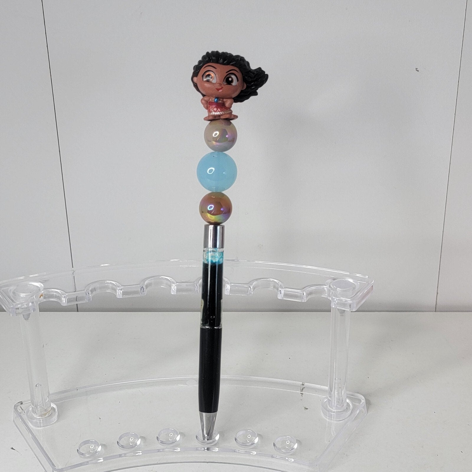 Disney Doorables Beaded Pen Moana from Moana 2 Movie Snowglobe Base Moving Water