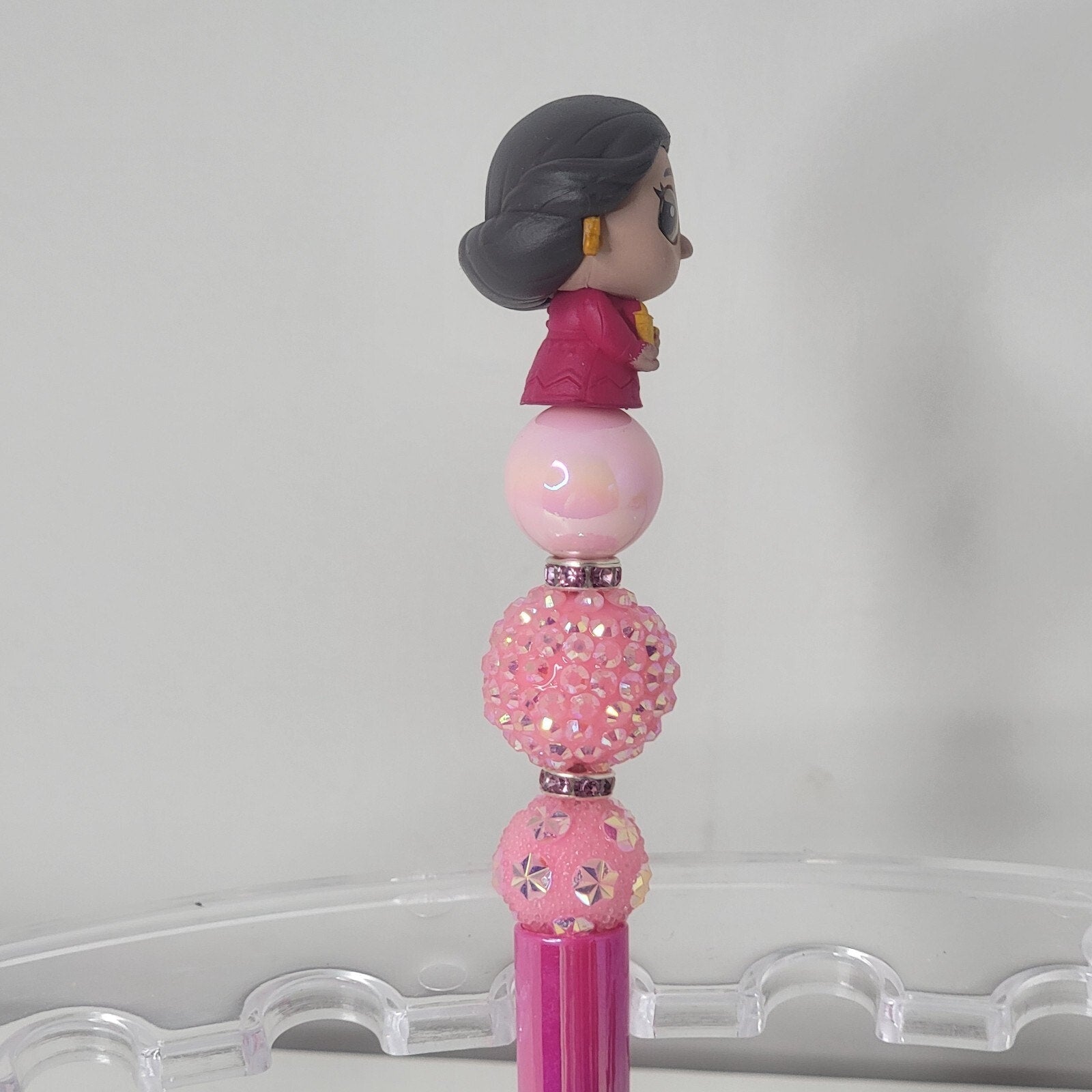 Disney Doorables Beaded Pen Abuela Alma from Encanto UV Base Pink Beads