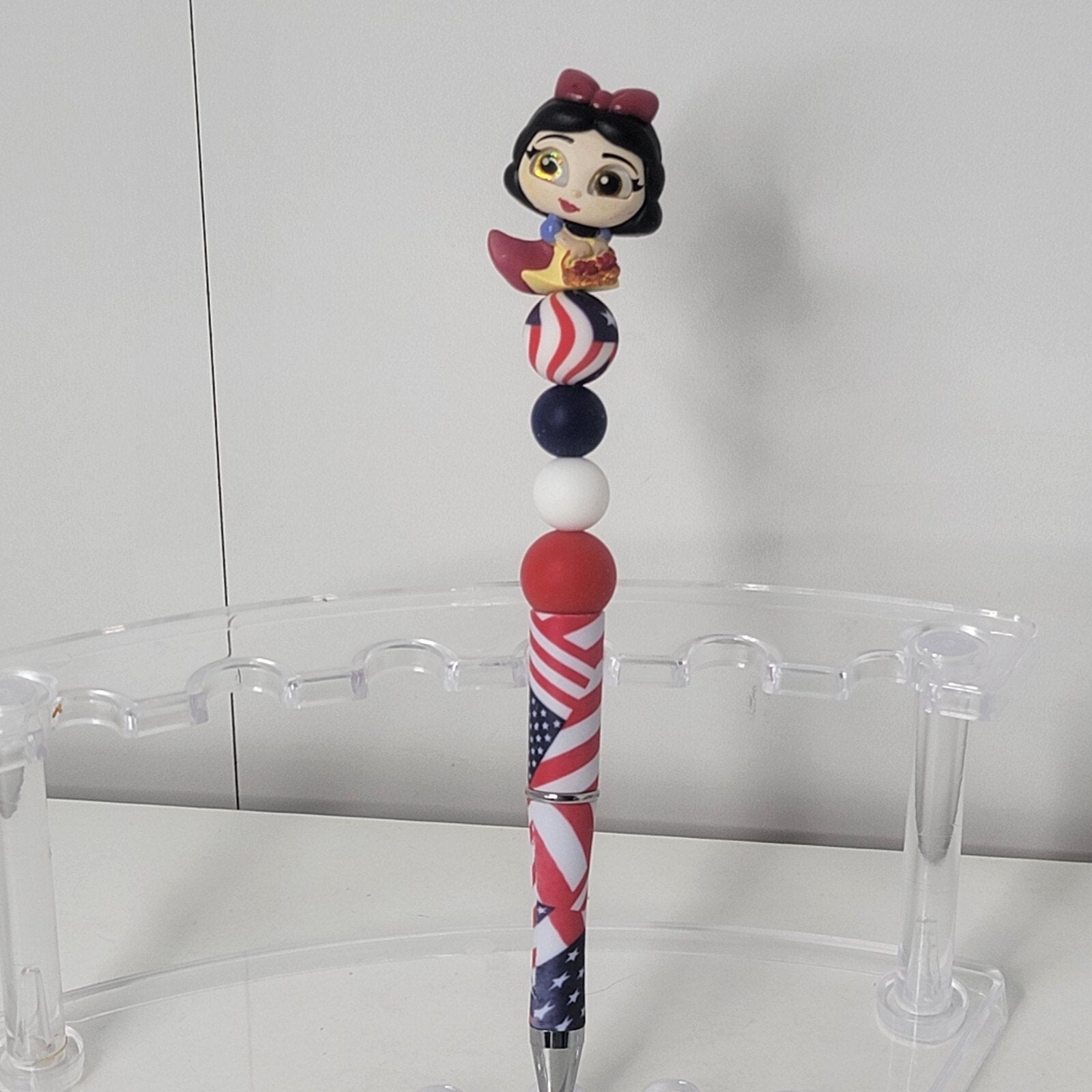 Disney Doorables Beaded Pen Snow White Basket of Apples Patriotic USA Flag